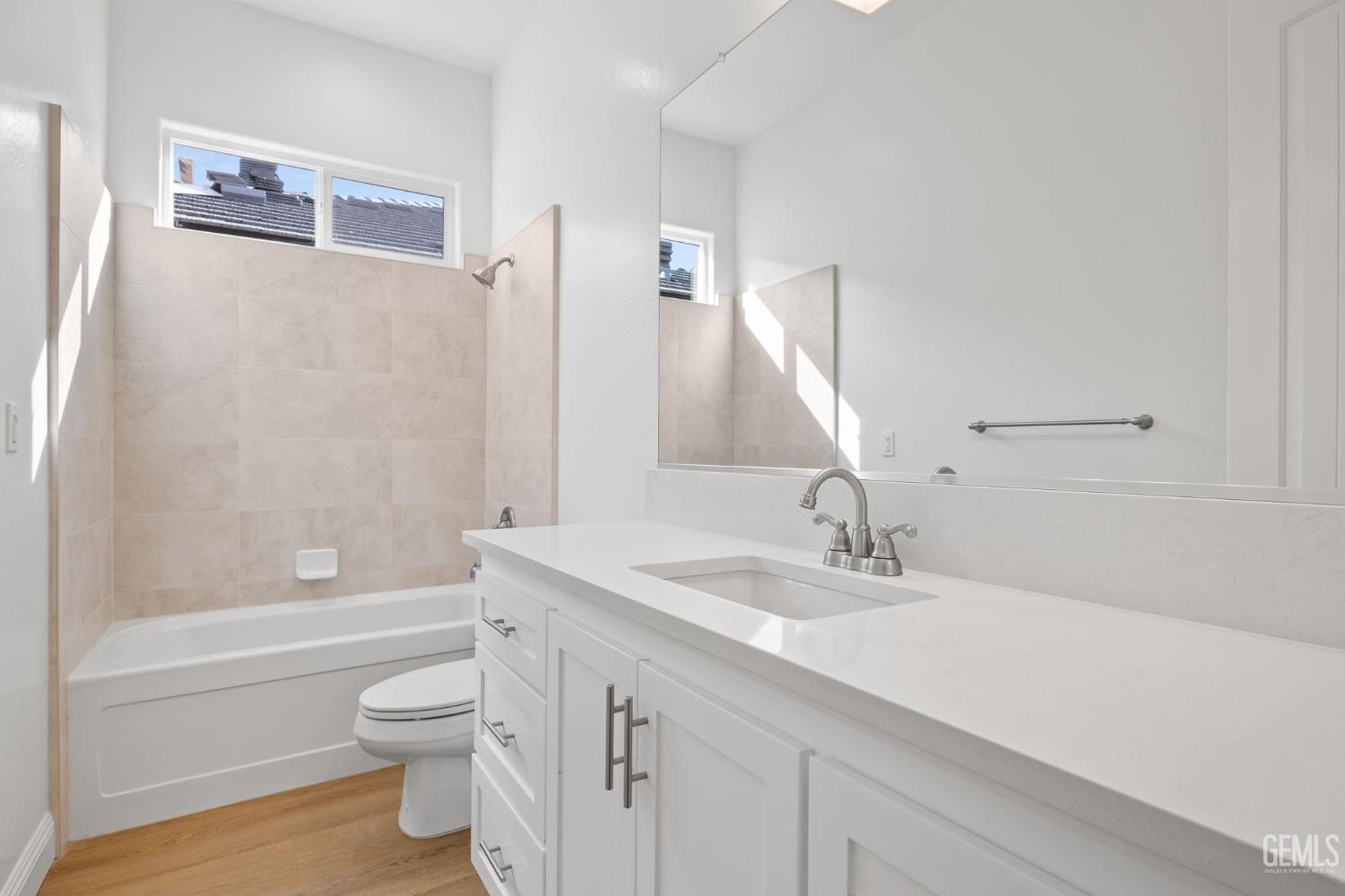 property viewer photo 38