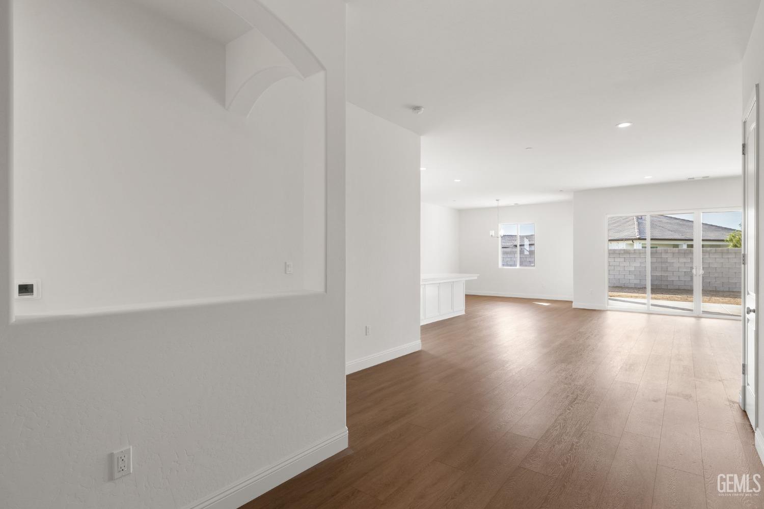 property viewer photo 4