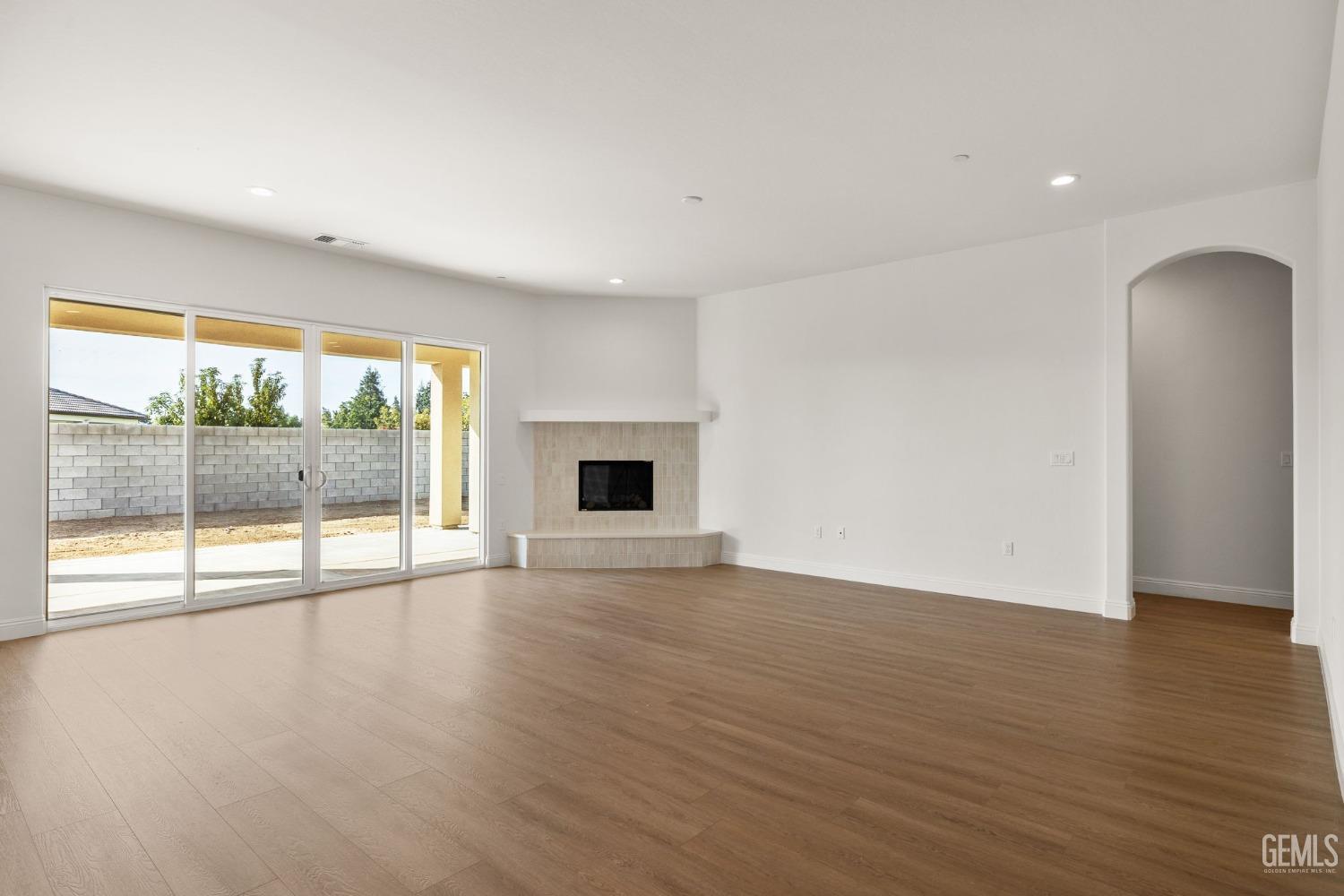 property viewer photo 6