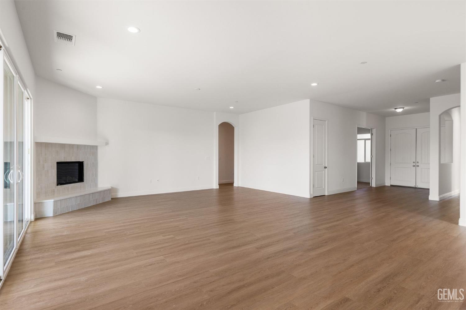property viewer photo 7