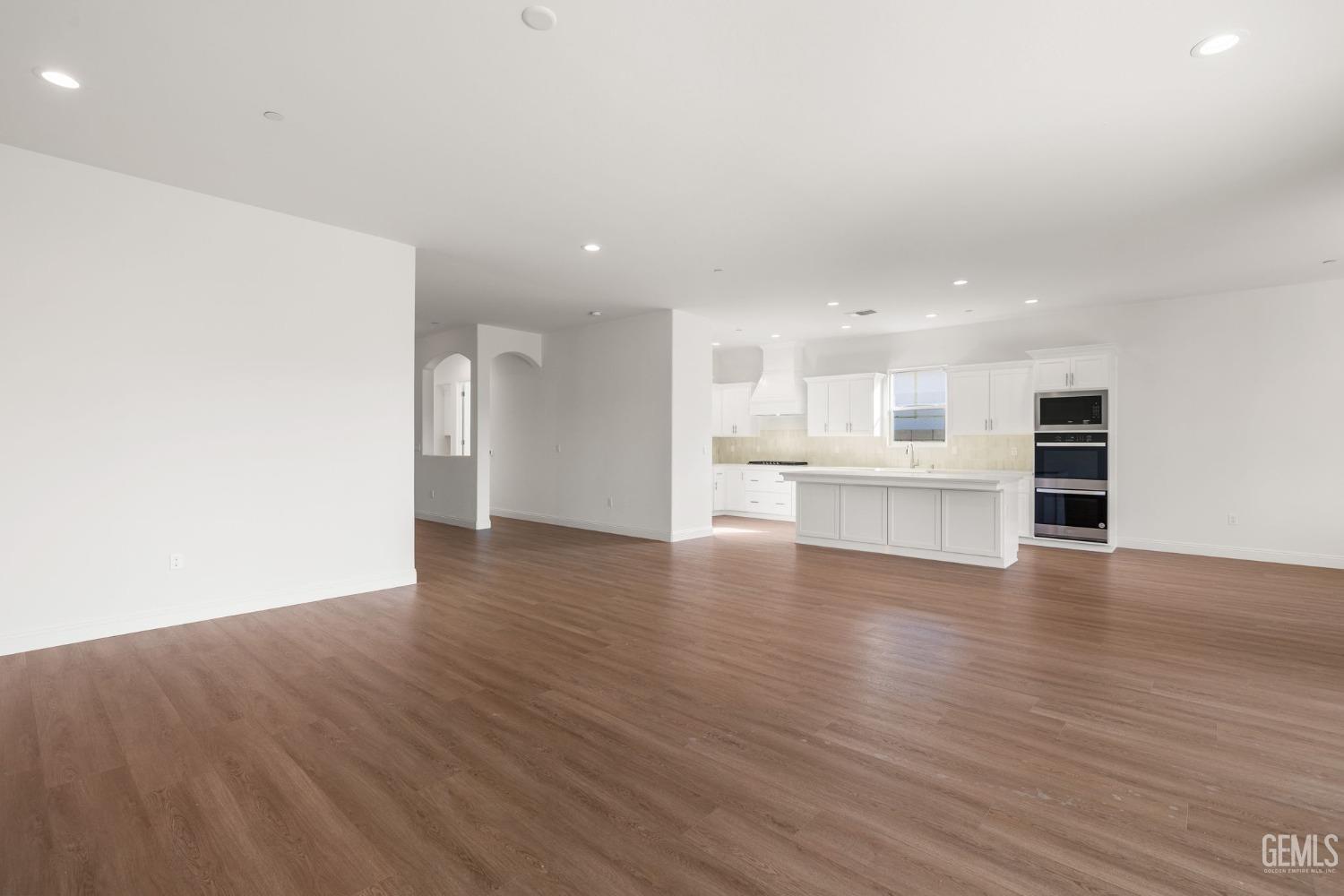 property viewer photo 8