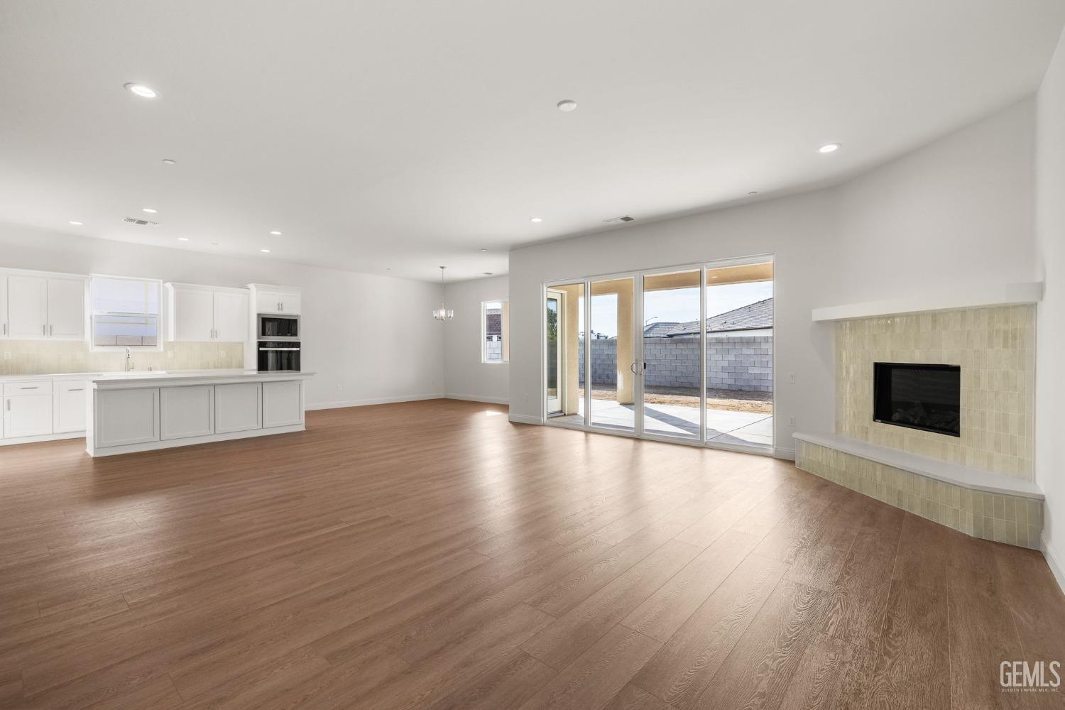 property viewer photo 9