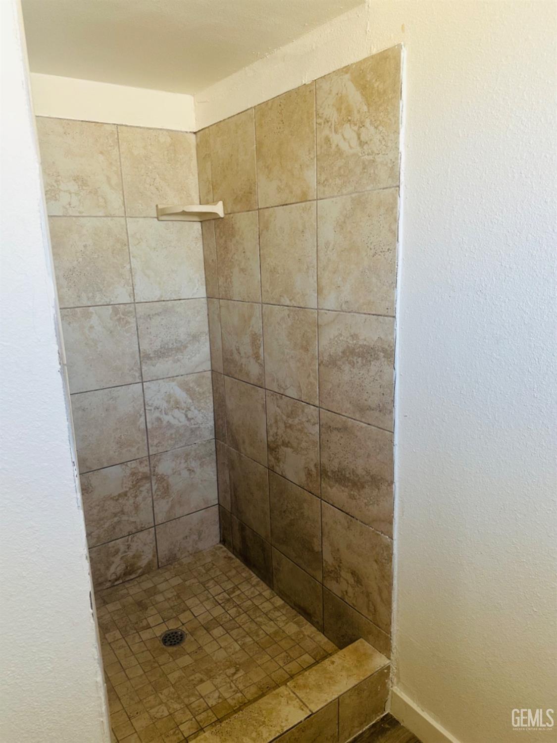 property viewer photo 18