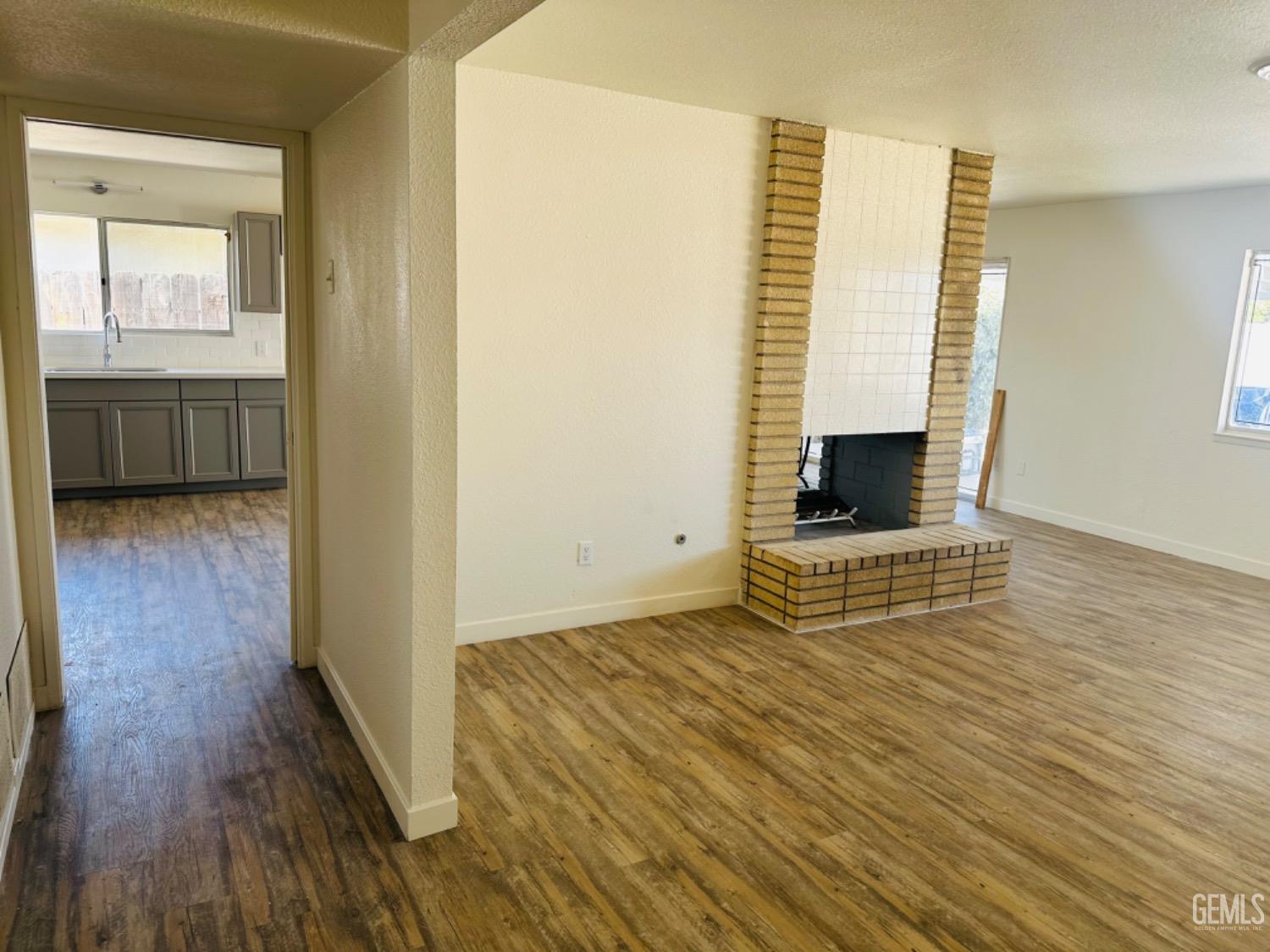 property viewer photo 7
