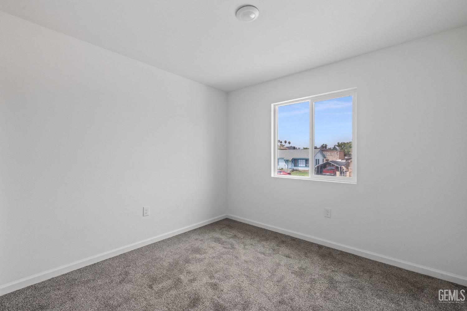 property viewer photo 12