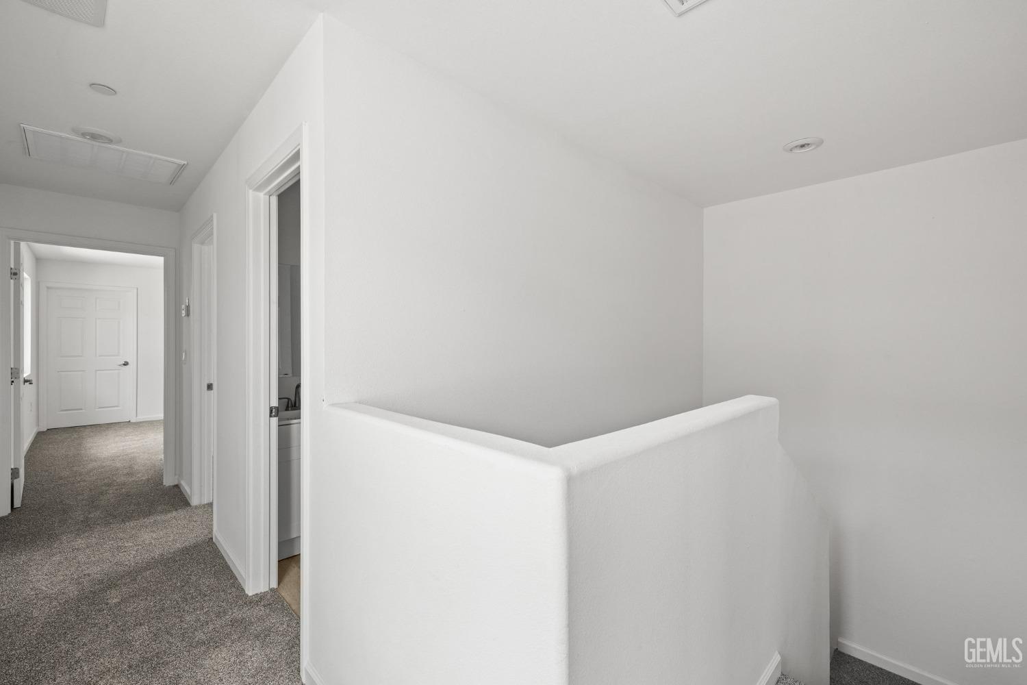 property viewer photo 9