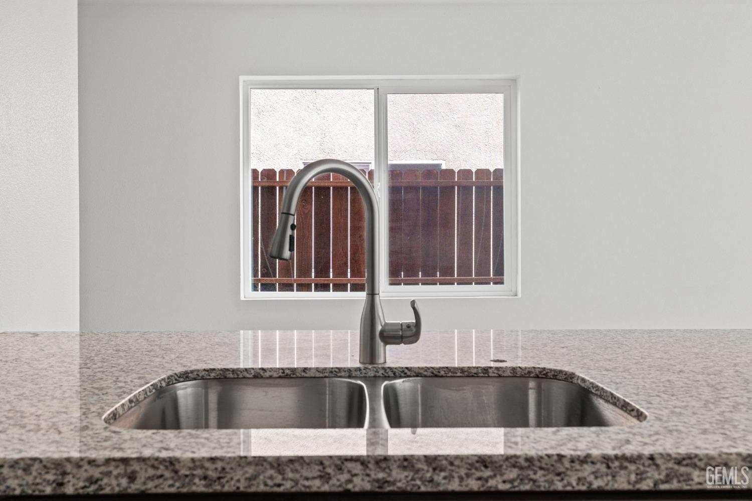 property viewer photo 10