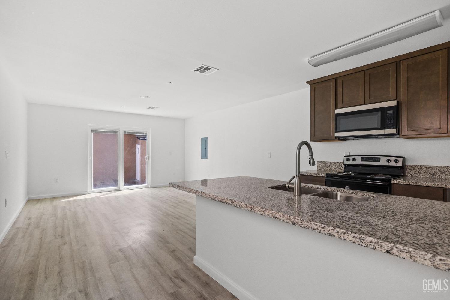 property viewer photo 5