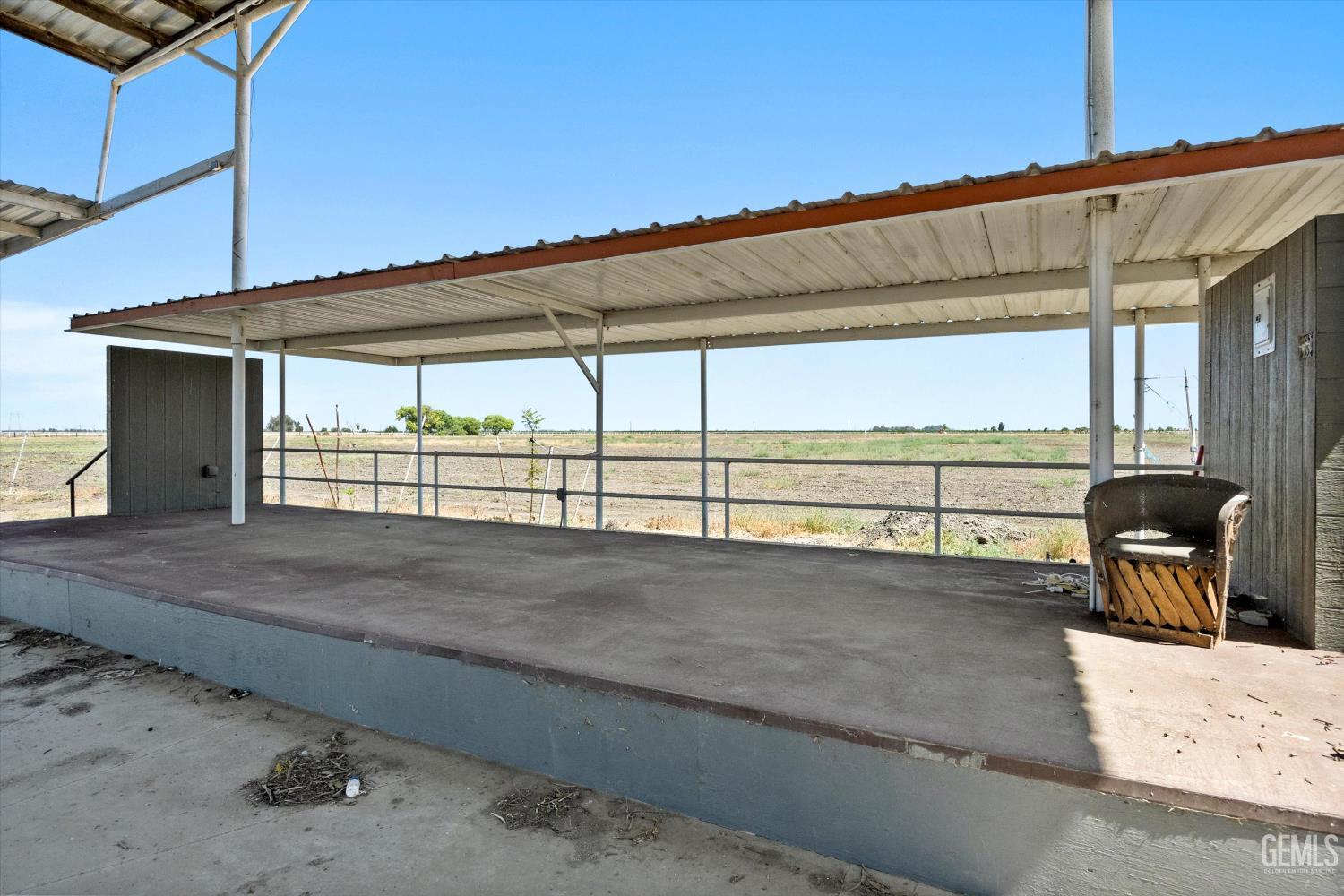 main property photo 30