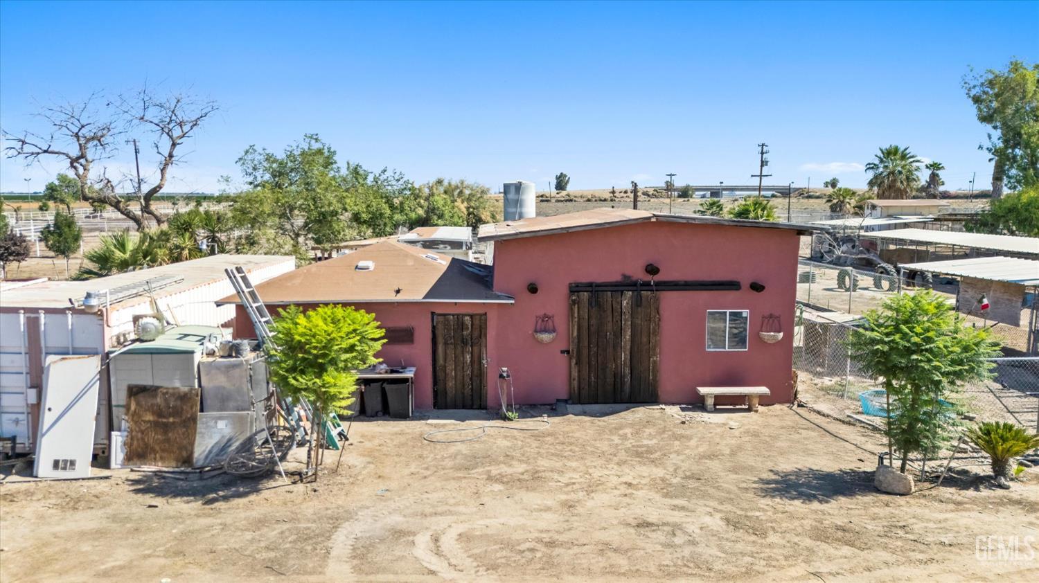 main property photo 41