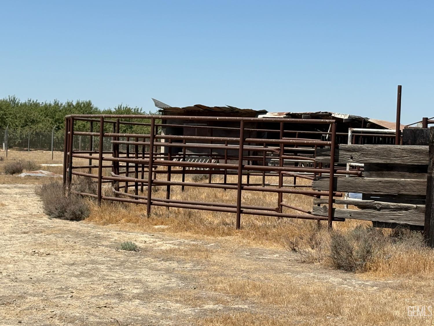 main property photo 11
