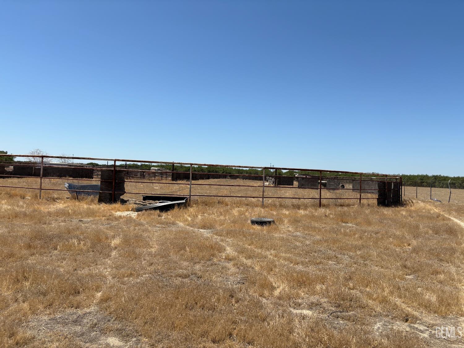 main property photo 9