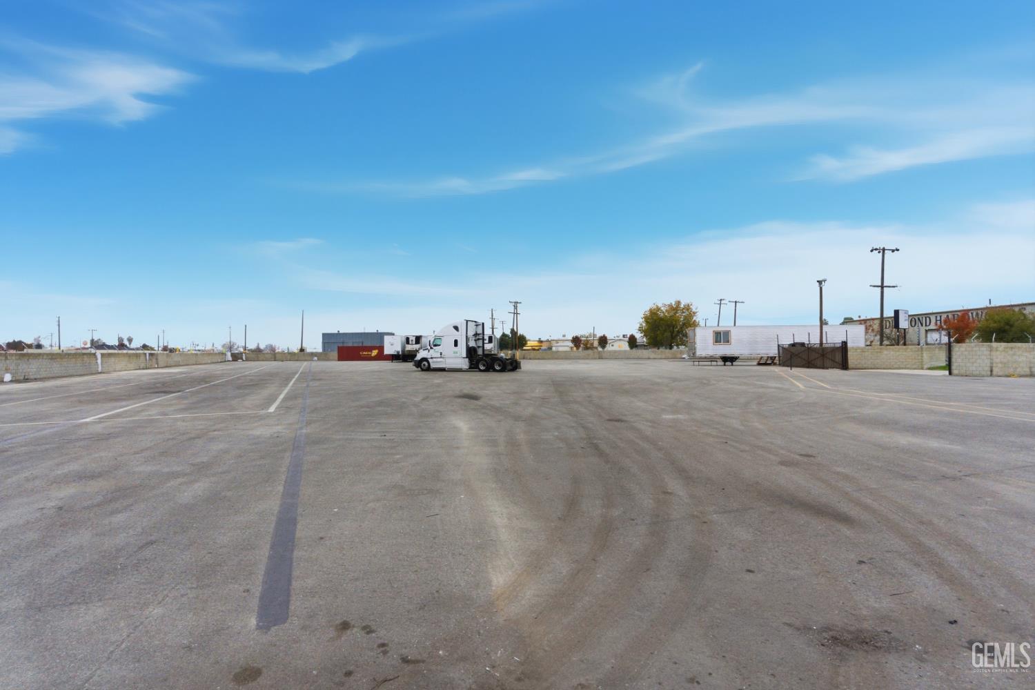 main property photo 12
