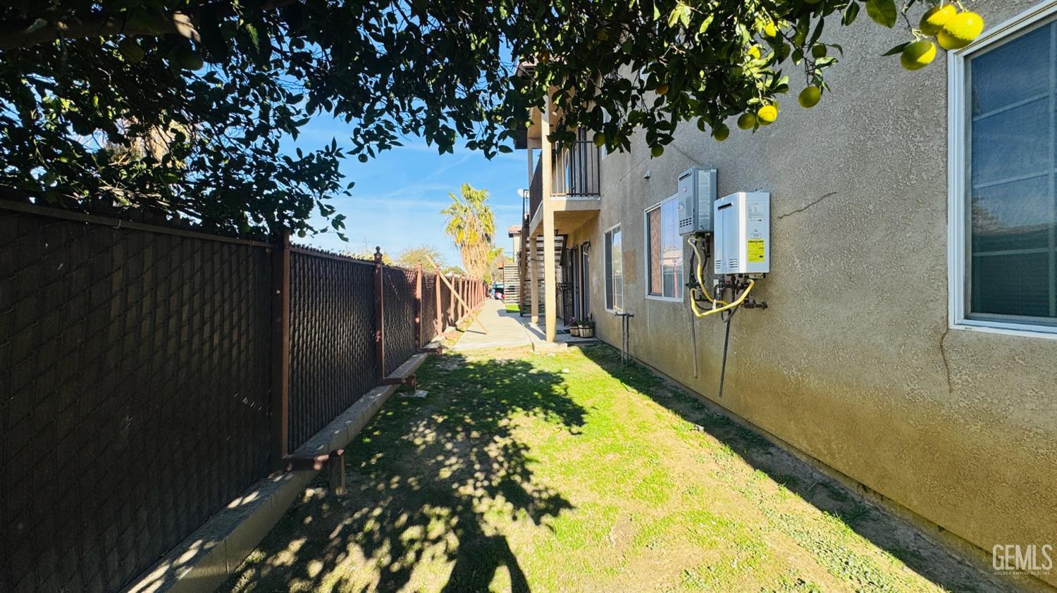 main property photo 11