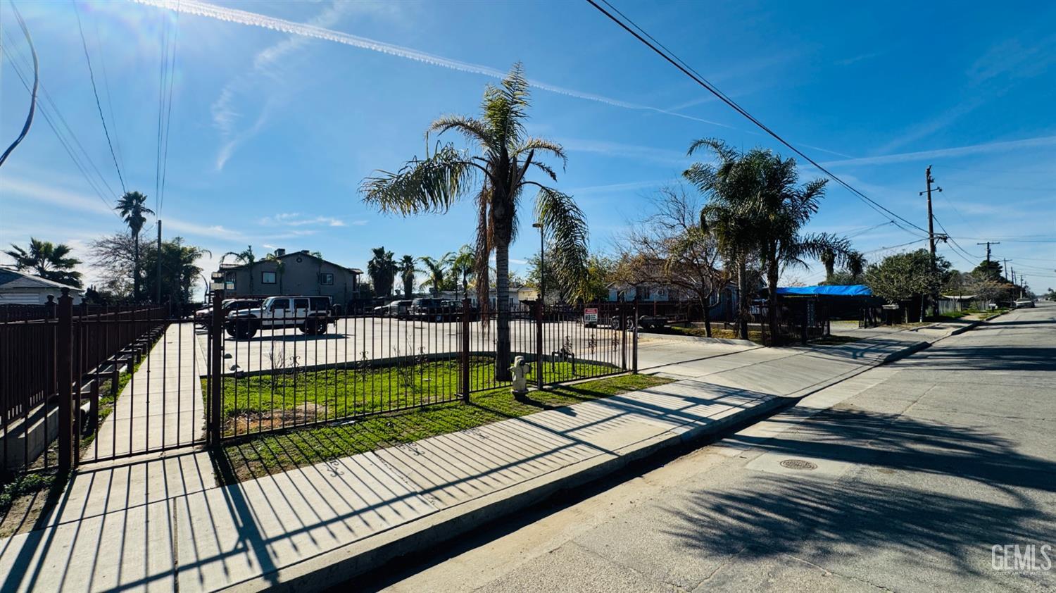 main property photo 6