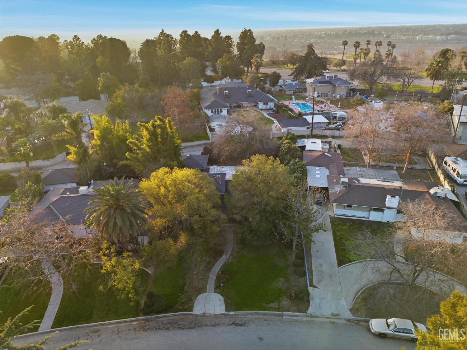 main property photo 18