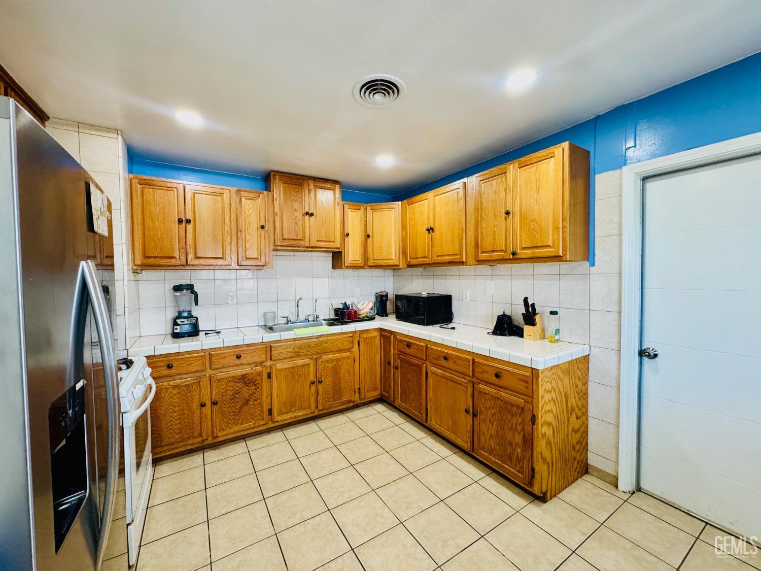 main property photo 13