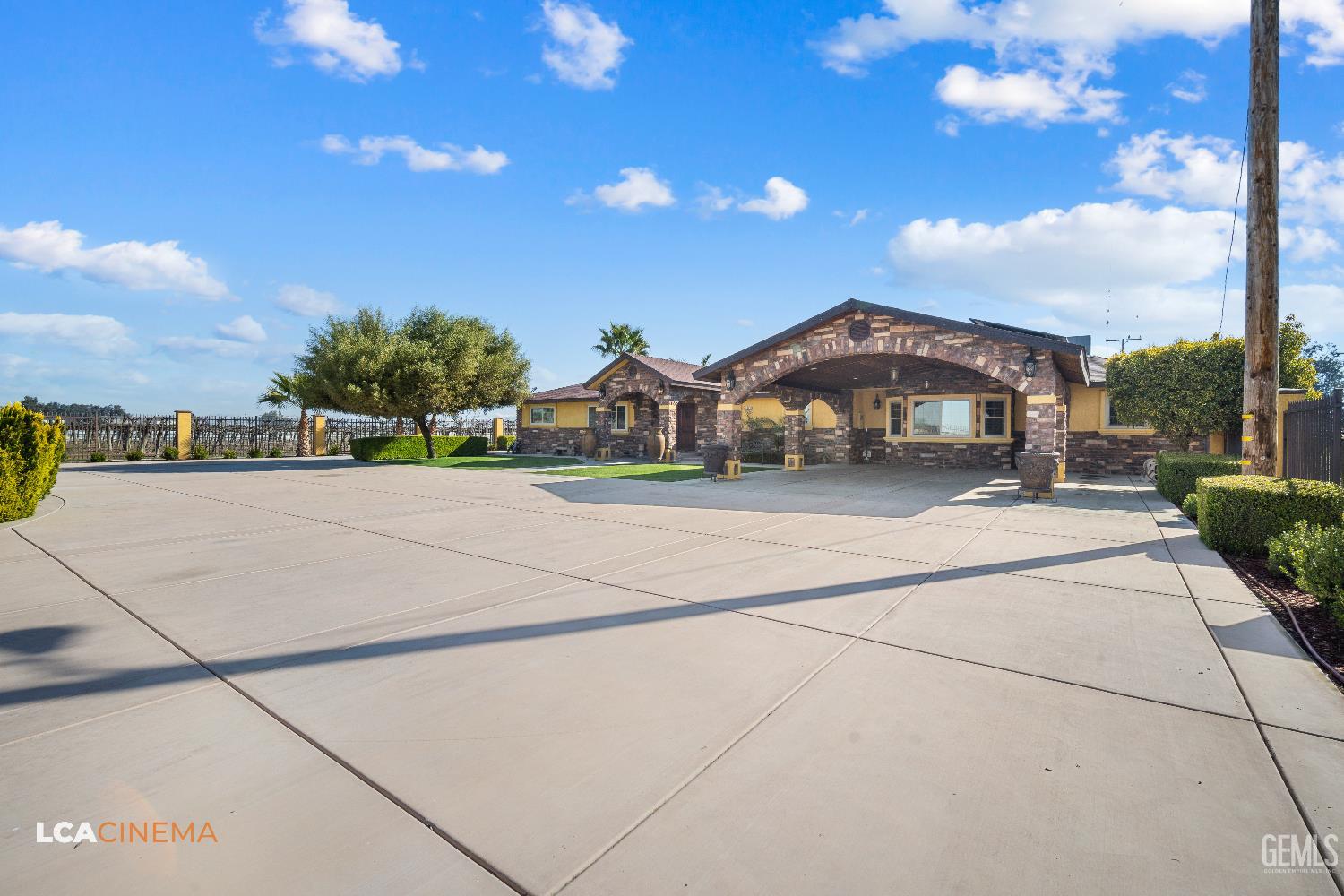 main property photo 1