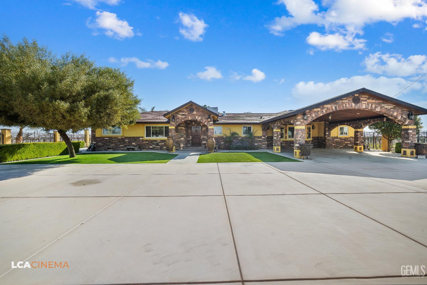 main property photo 2