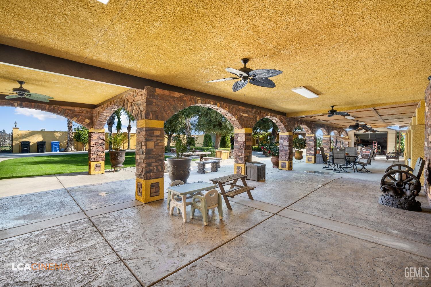 main property photo 25