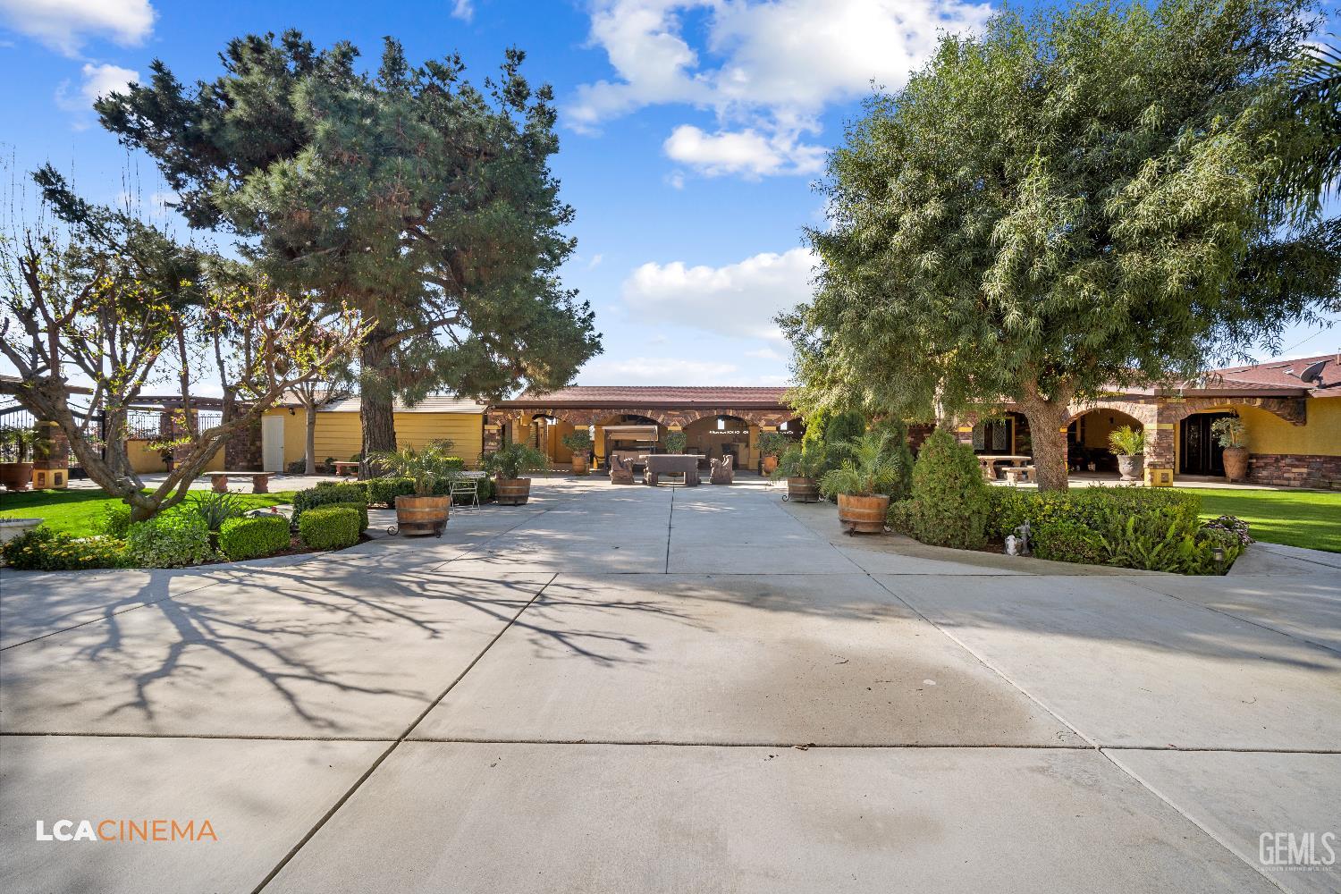 main property photo 31