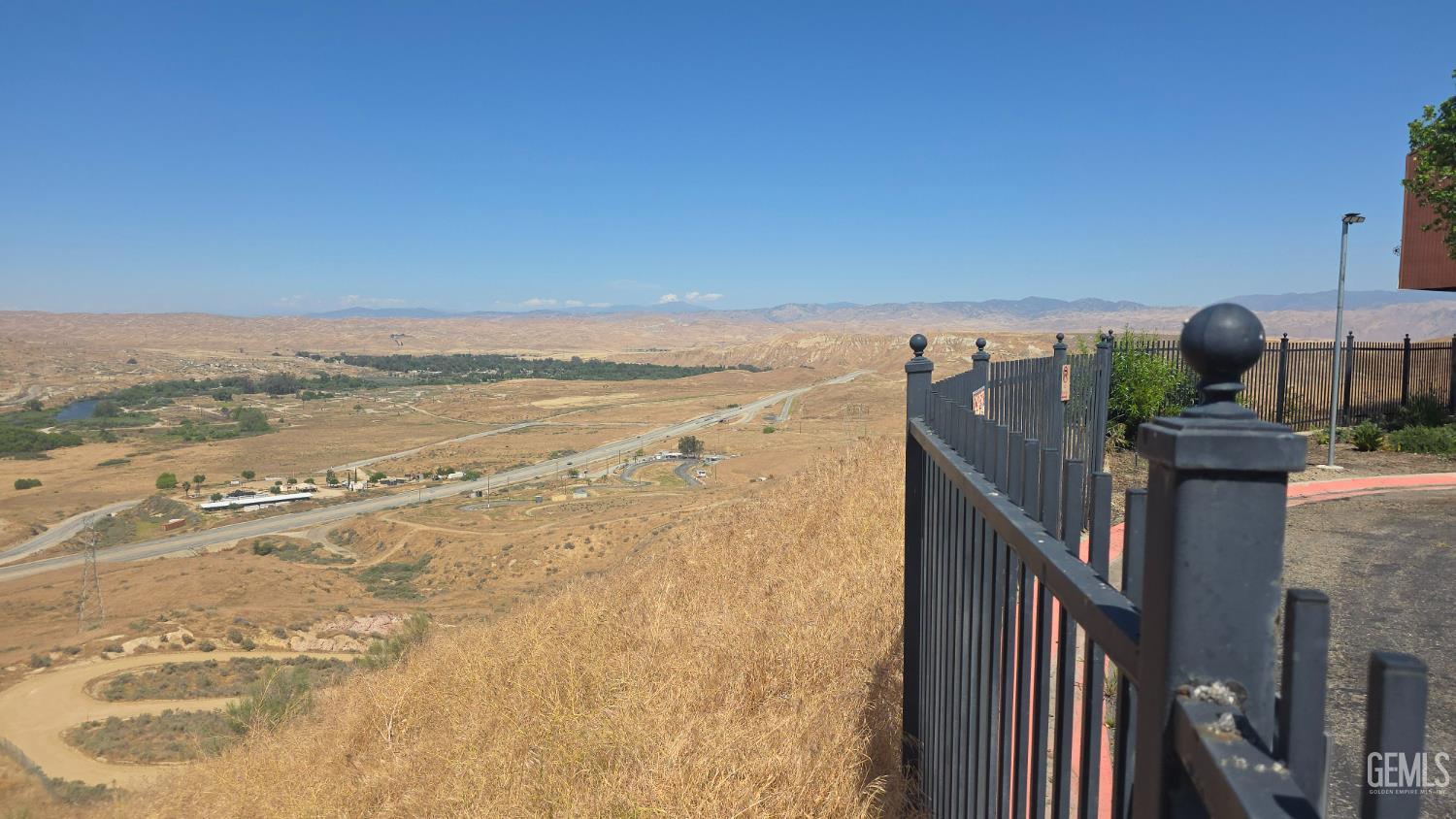 main property photo 7