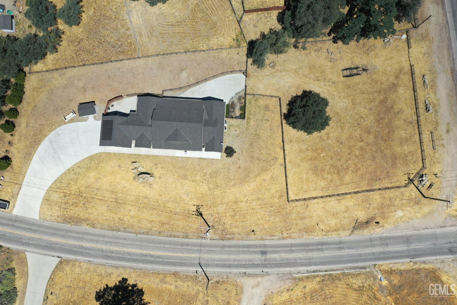 main property photo 59