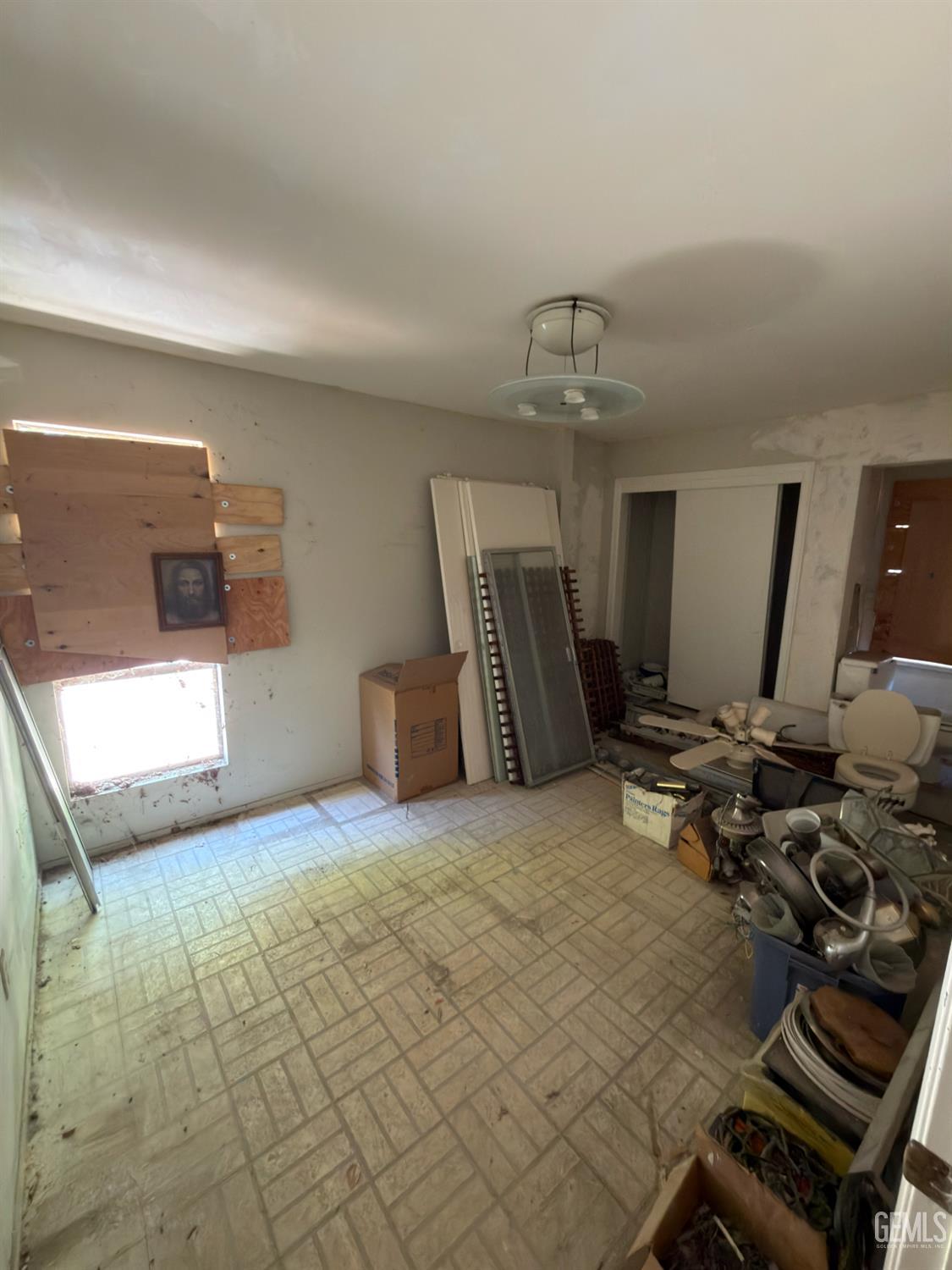 main property photo 12