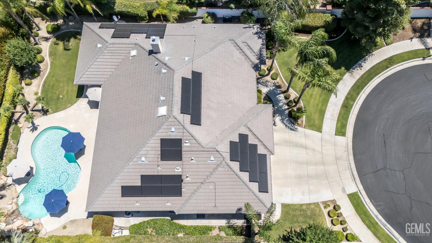 main property photo 43