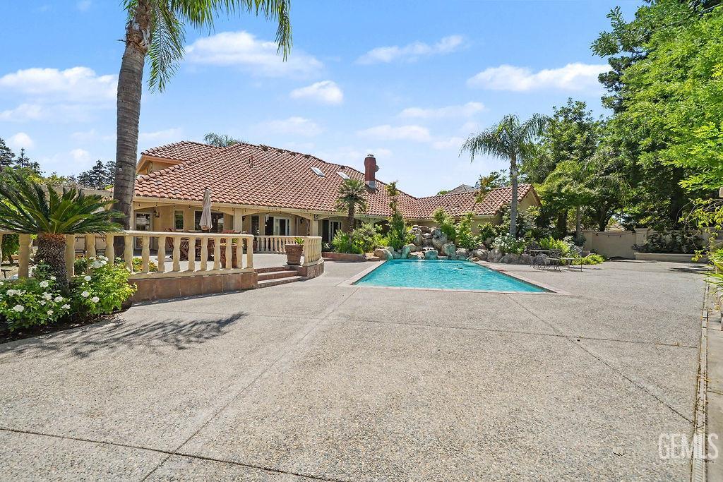 main property photo 41