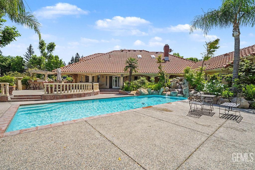 main property photo 45