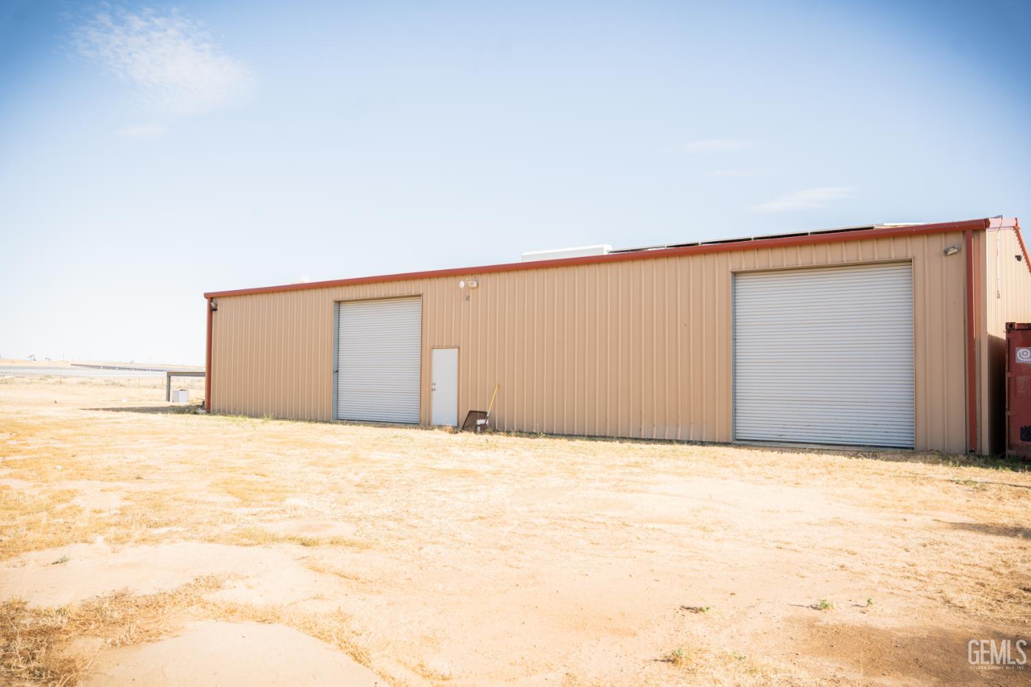 main property photo 28
