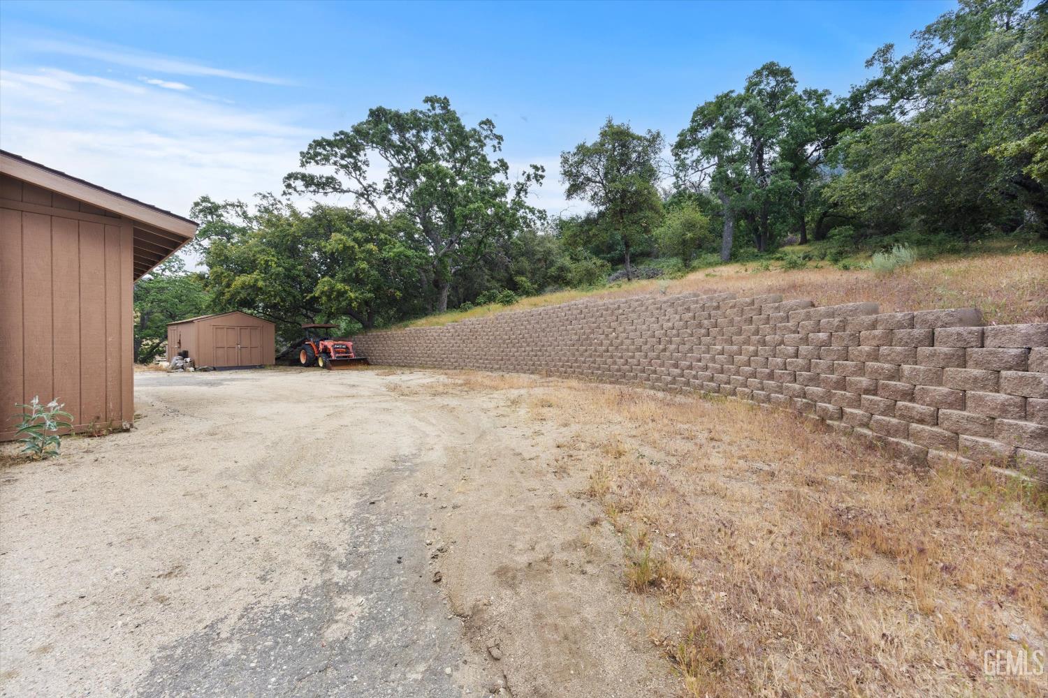 main property photo 40