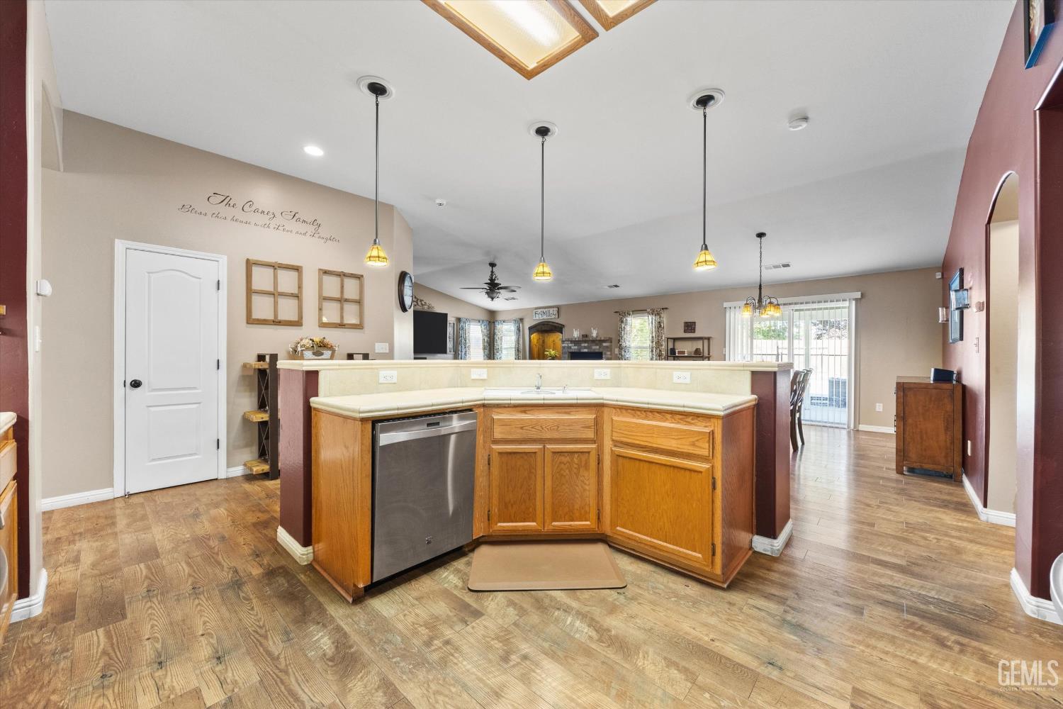 main property photo 19