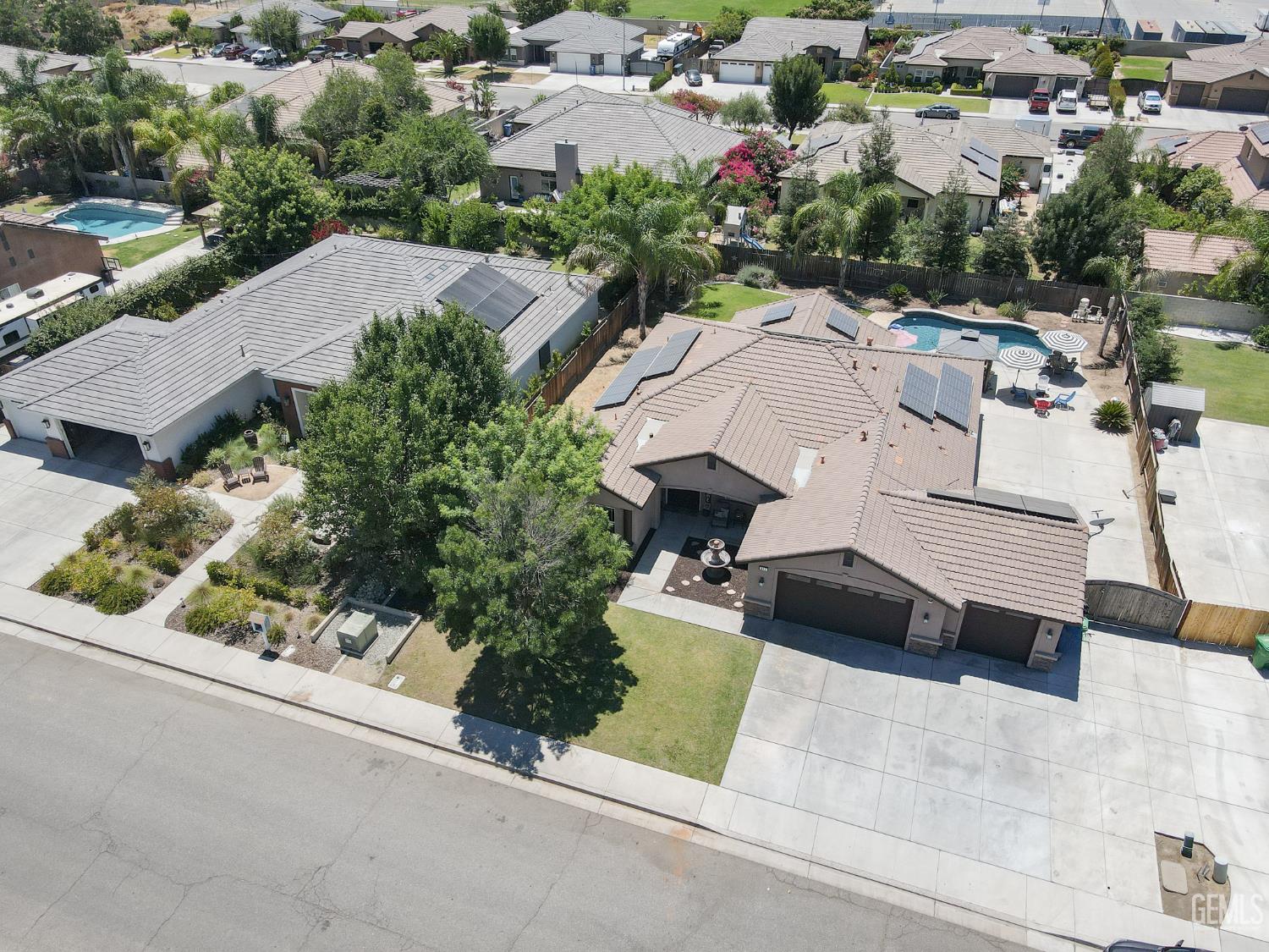 main property photo 50