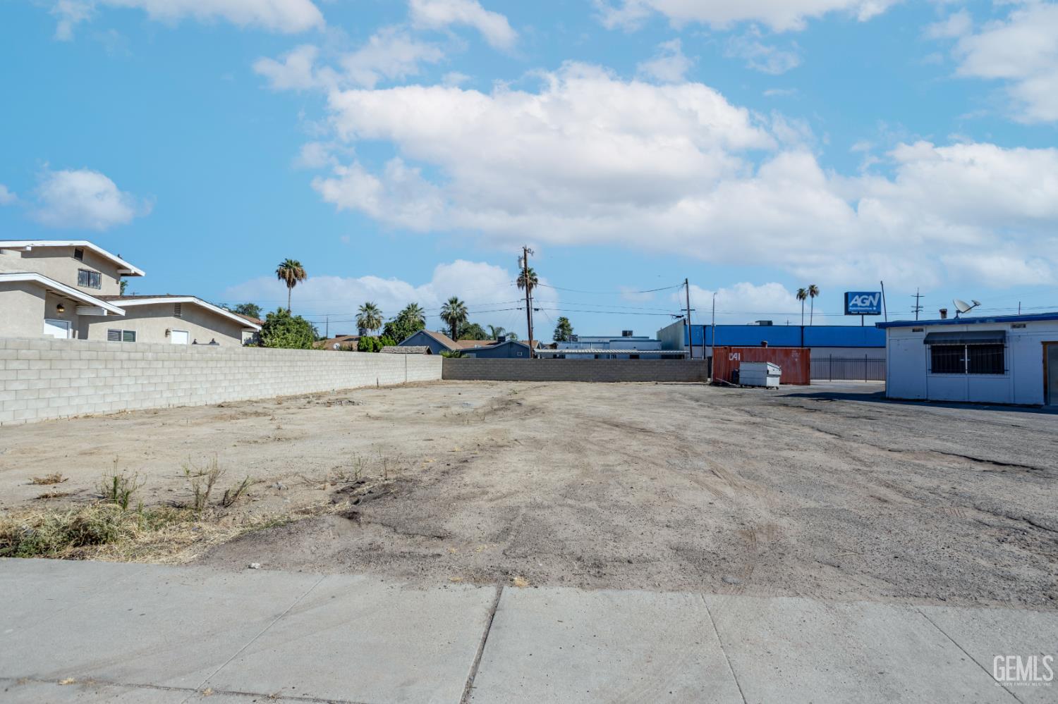 main property photo 12