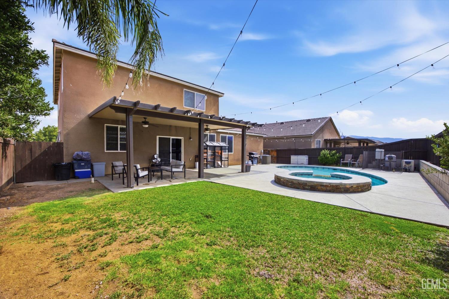 main property photo 41