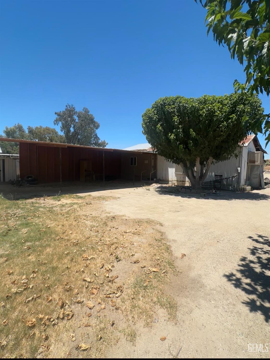 main property photo 25