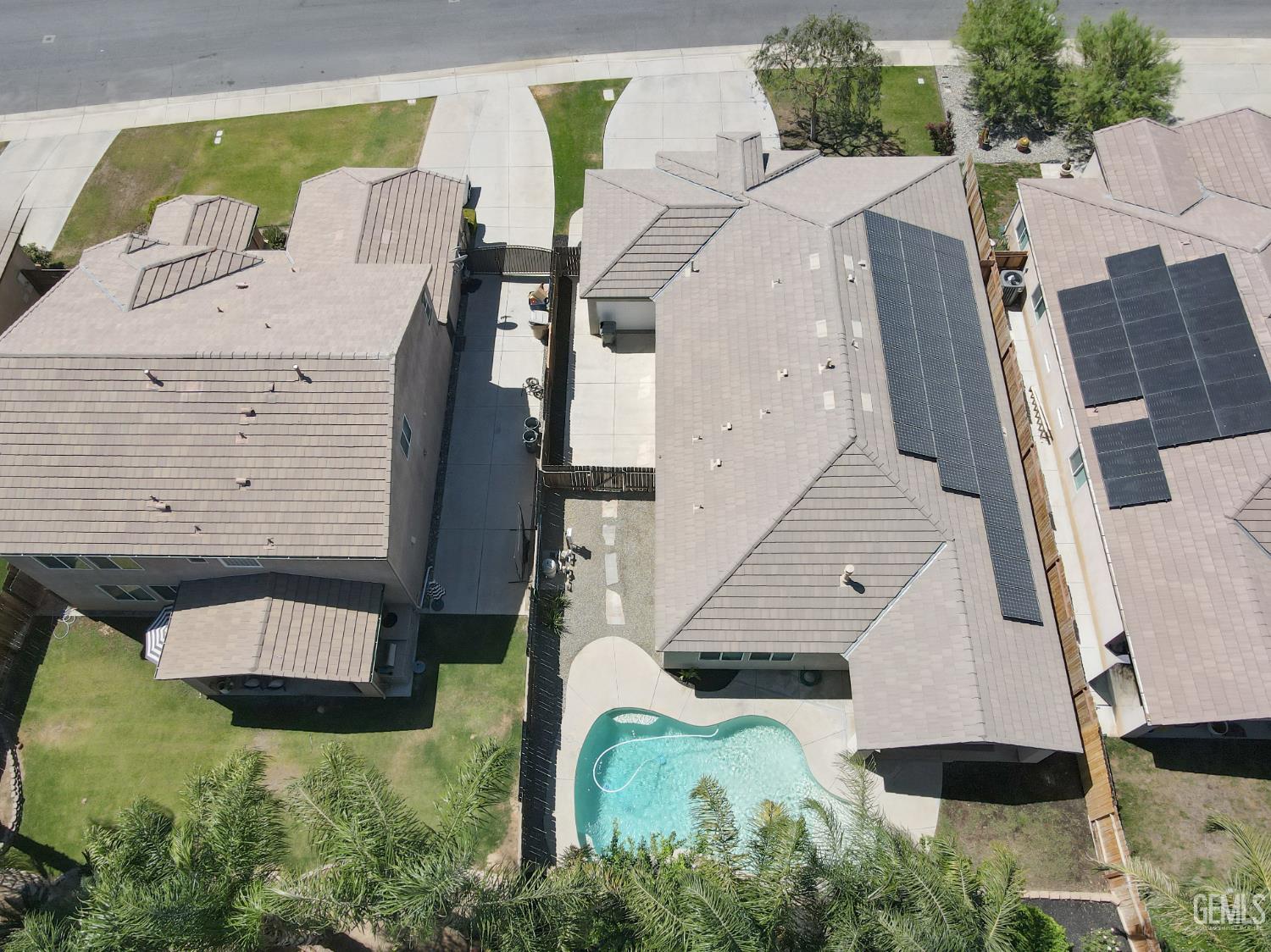 main property photo 43
