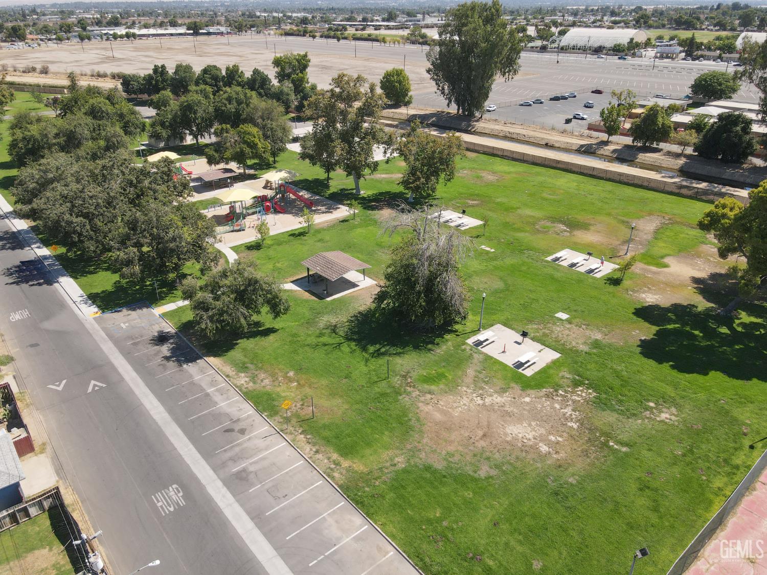main property photo 35