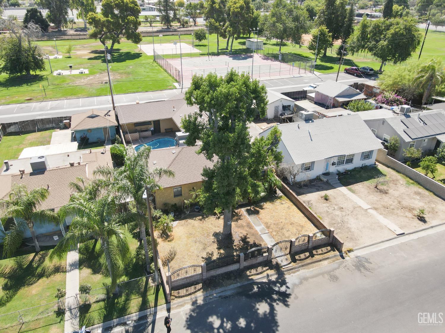 main property photo 36