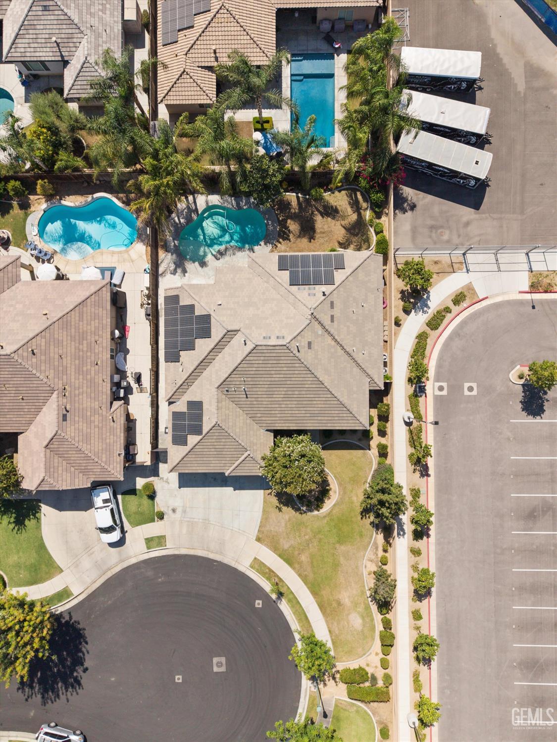 main property photo 10