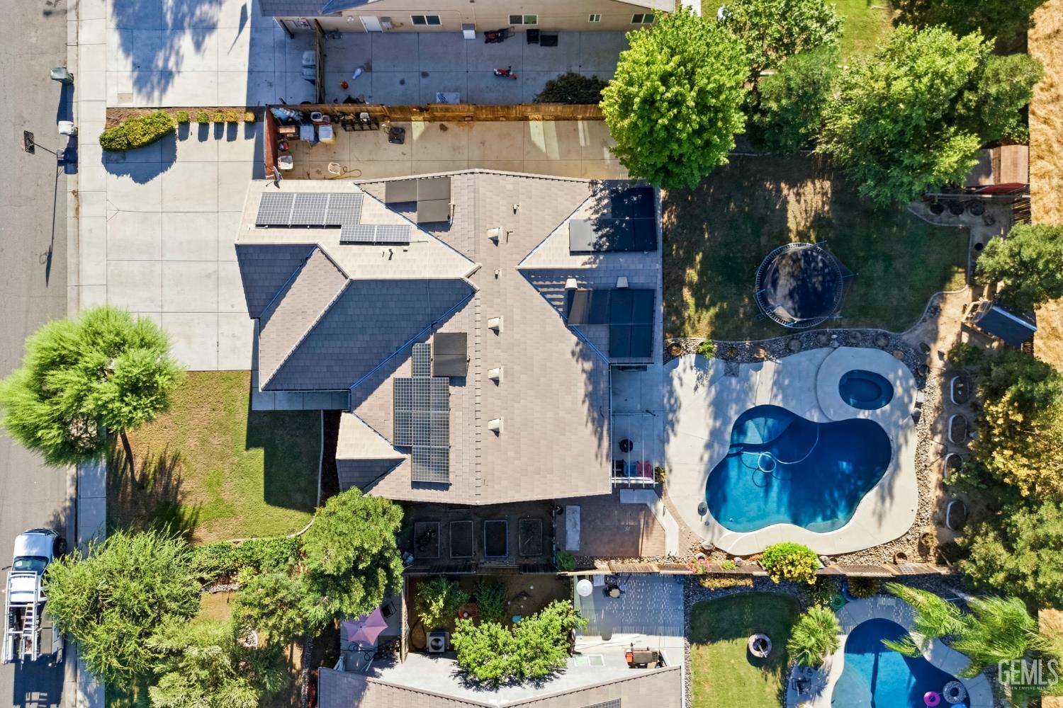 main property photo 50
