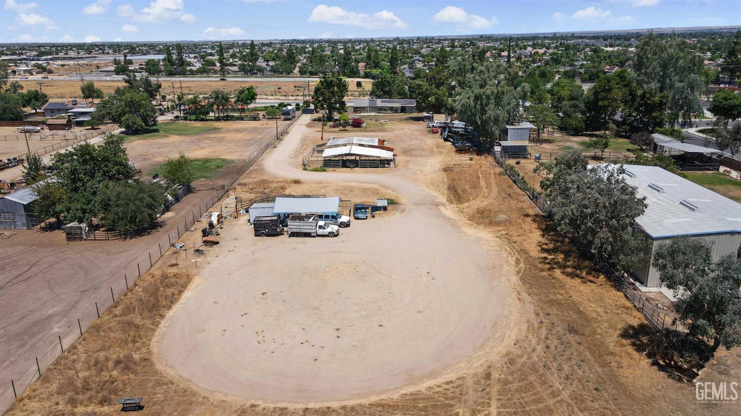 main property photo 32