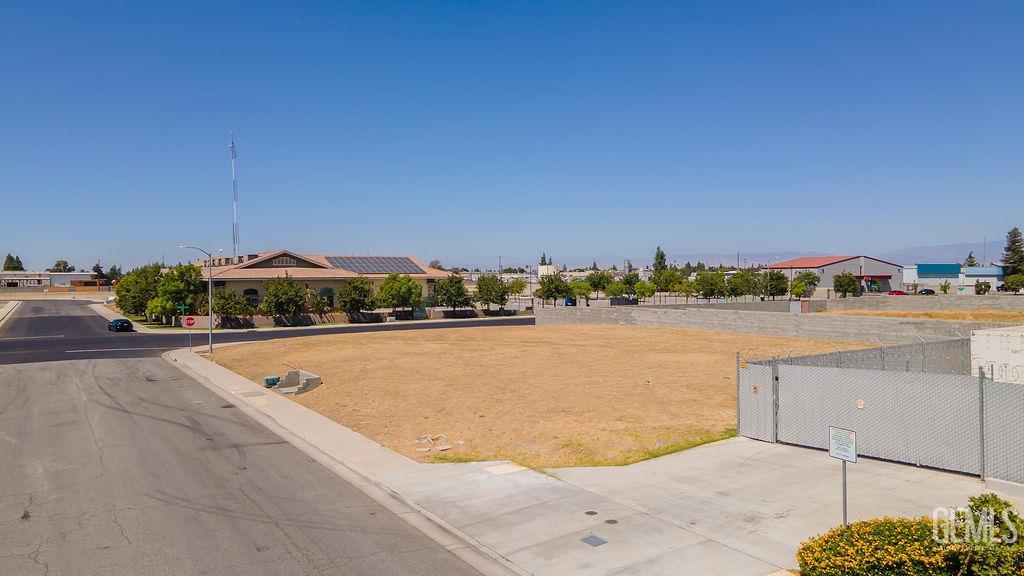 main property photo 12