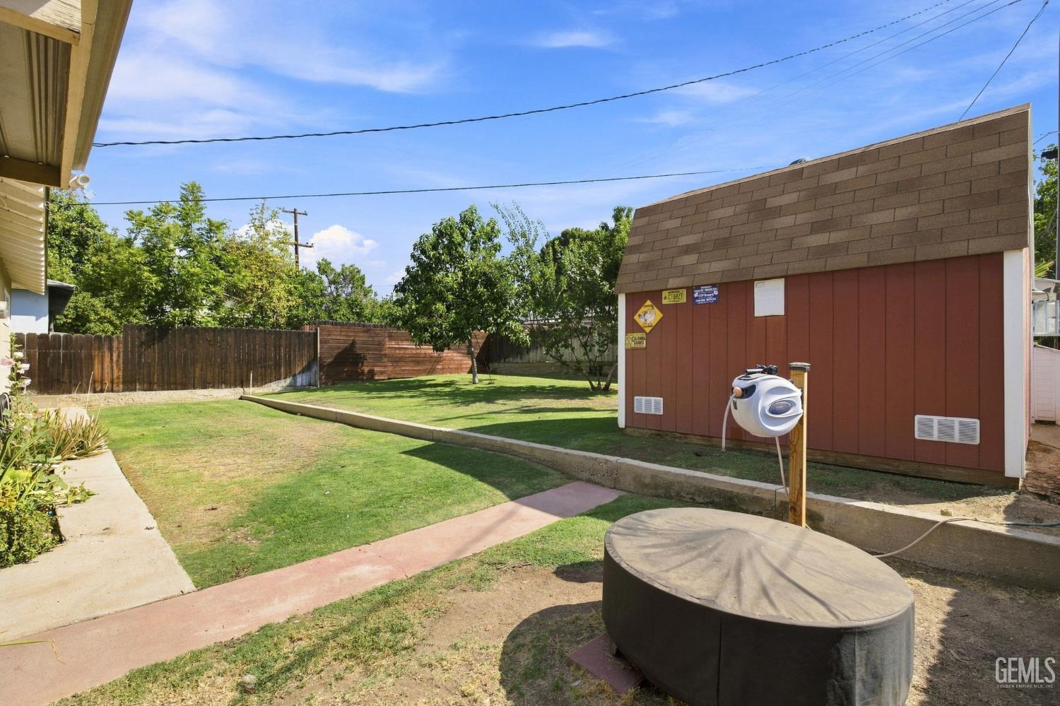 main property photo 40