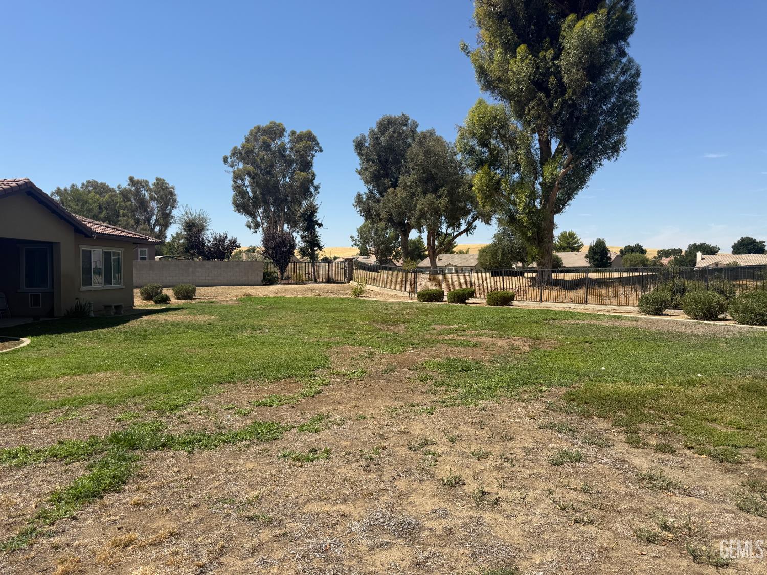 main property photo 31