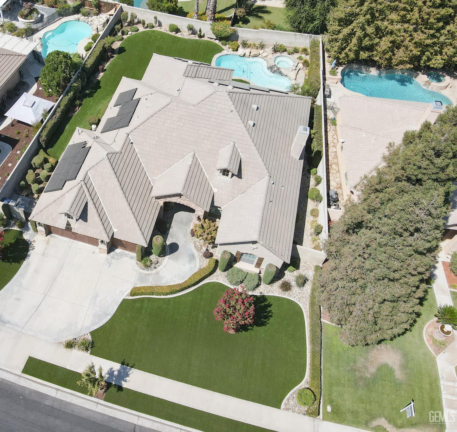 main property photo 50
