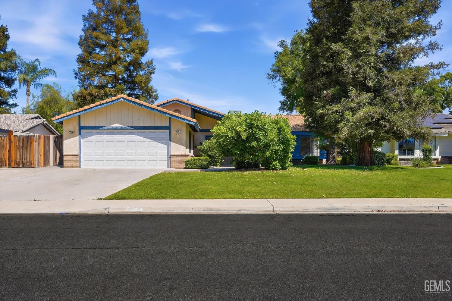 main property photo 0