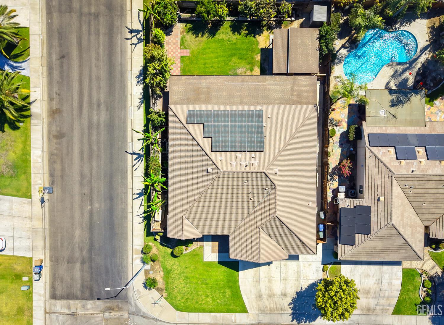 main property photo 26